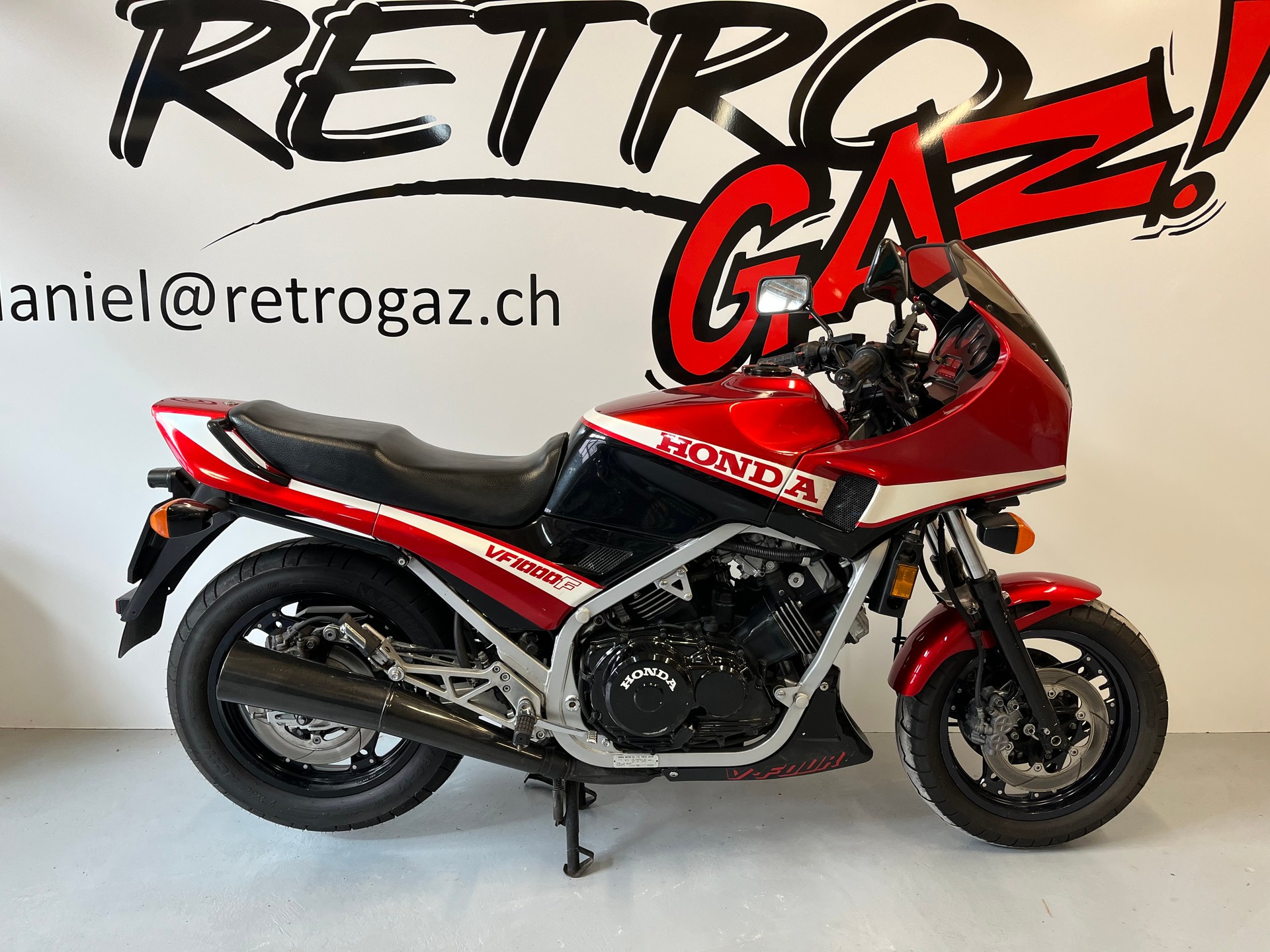 HONDA VF 1000 F-image-0
