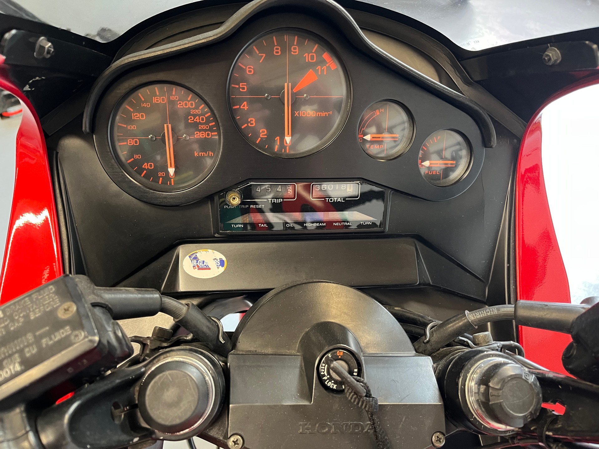 HONDA VF 1000 F-image-8