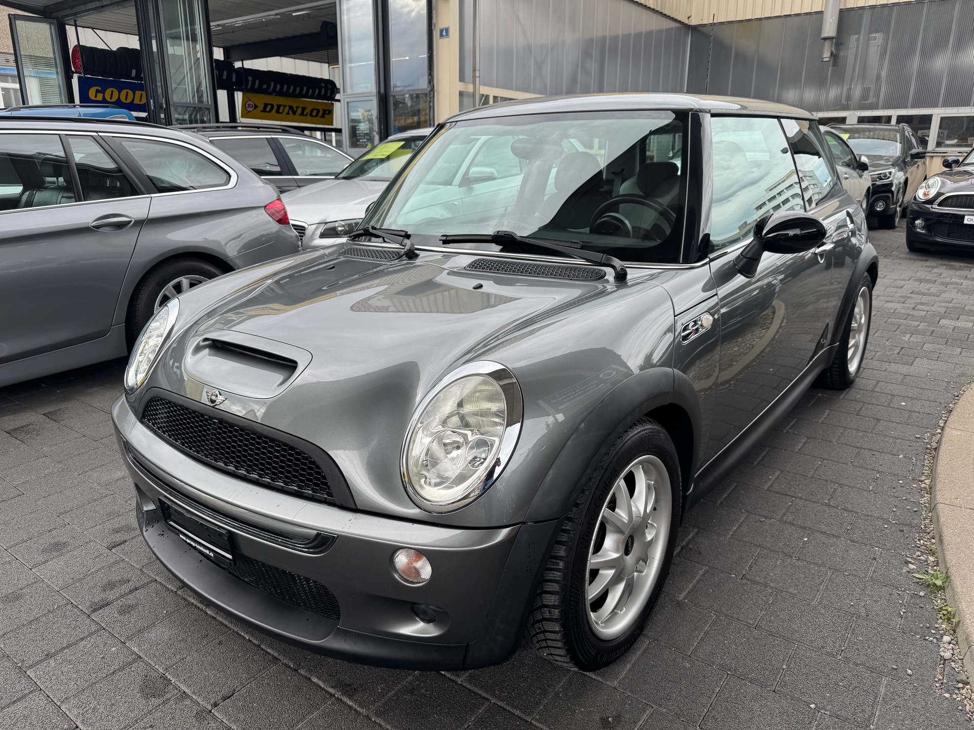 MINI Mini Cooper S-image-3