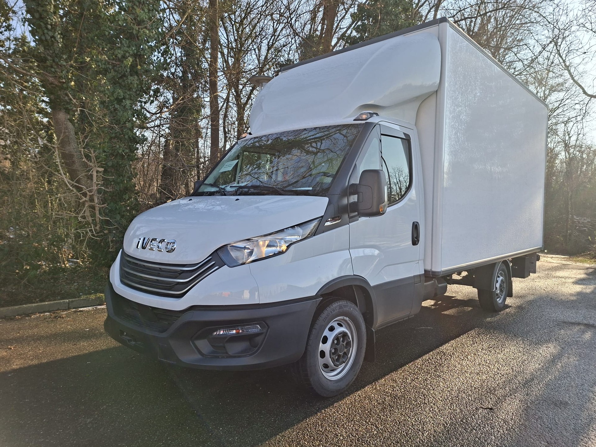 IVECO 35S18HA8-showroom-element-2