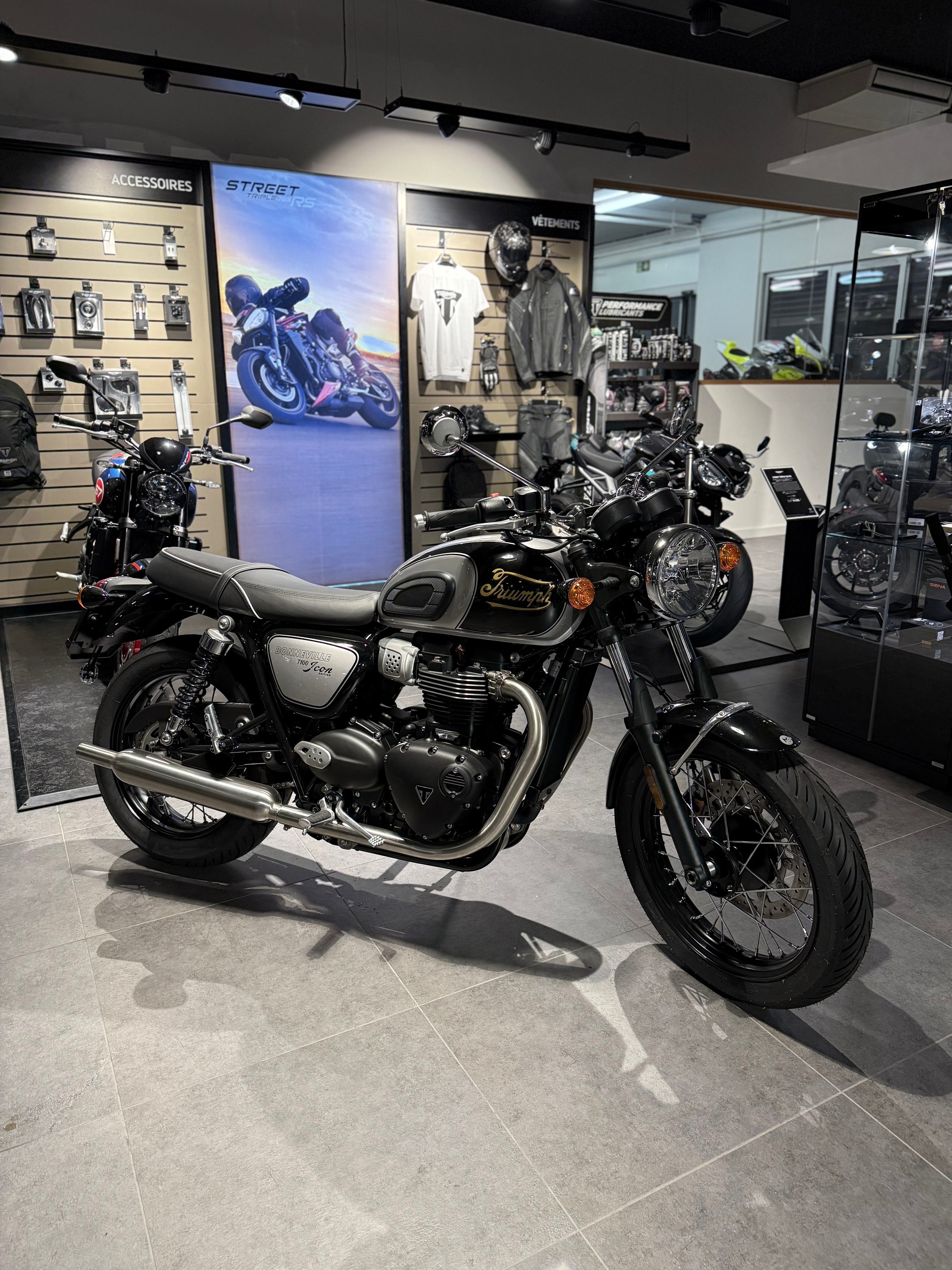 TRIUMPH Bonneville 900 T 100-image-3