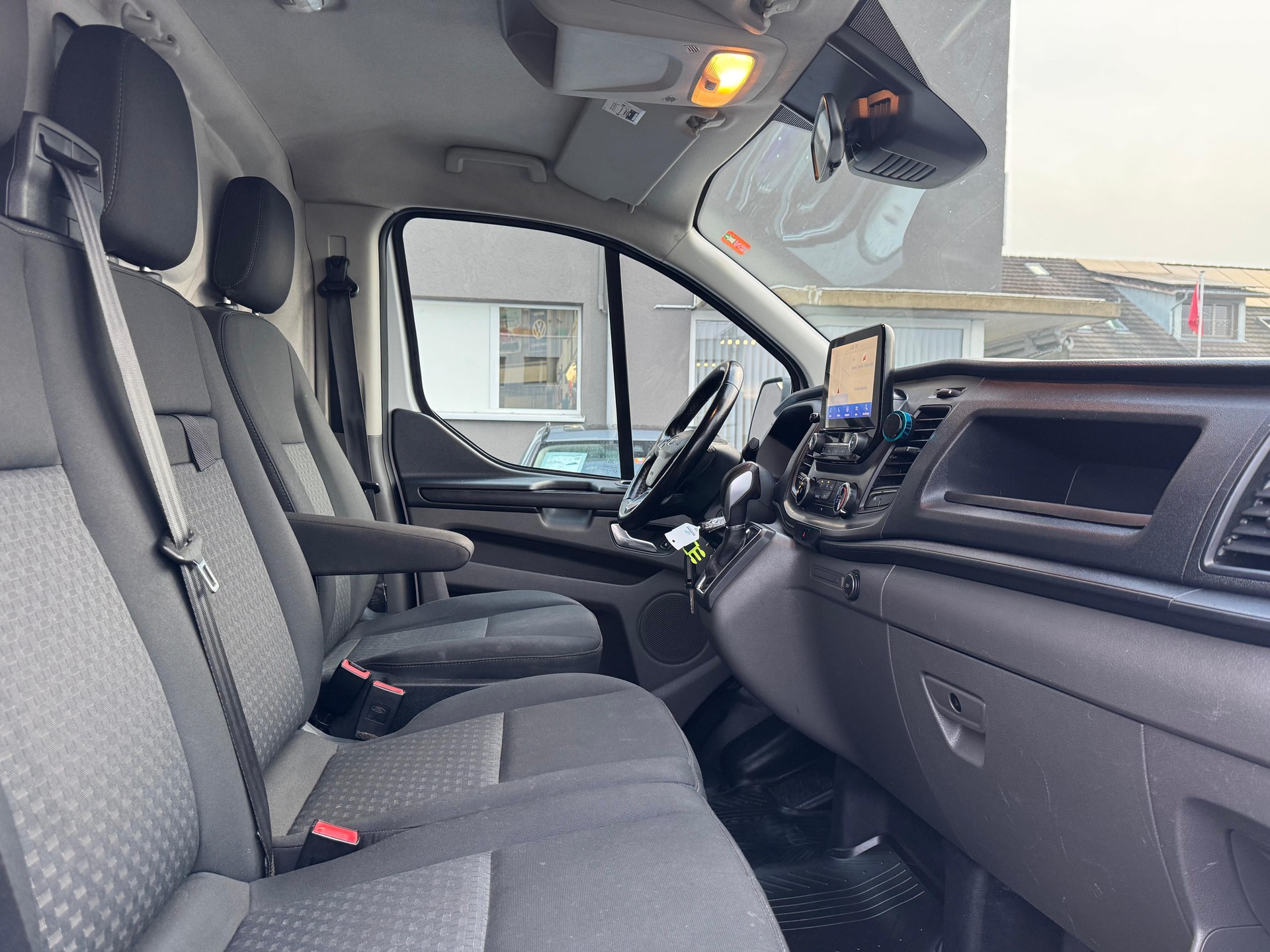 FORD Transit Custom Van 300 L1H1 Trend A-image-12