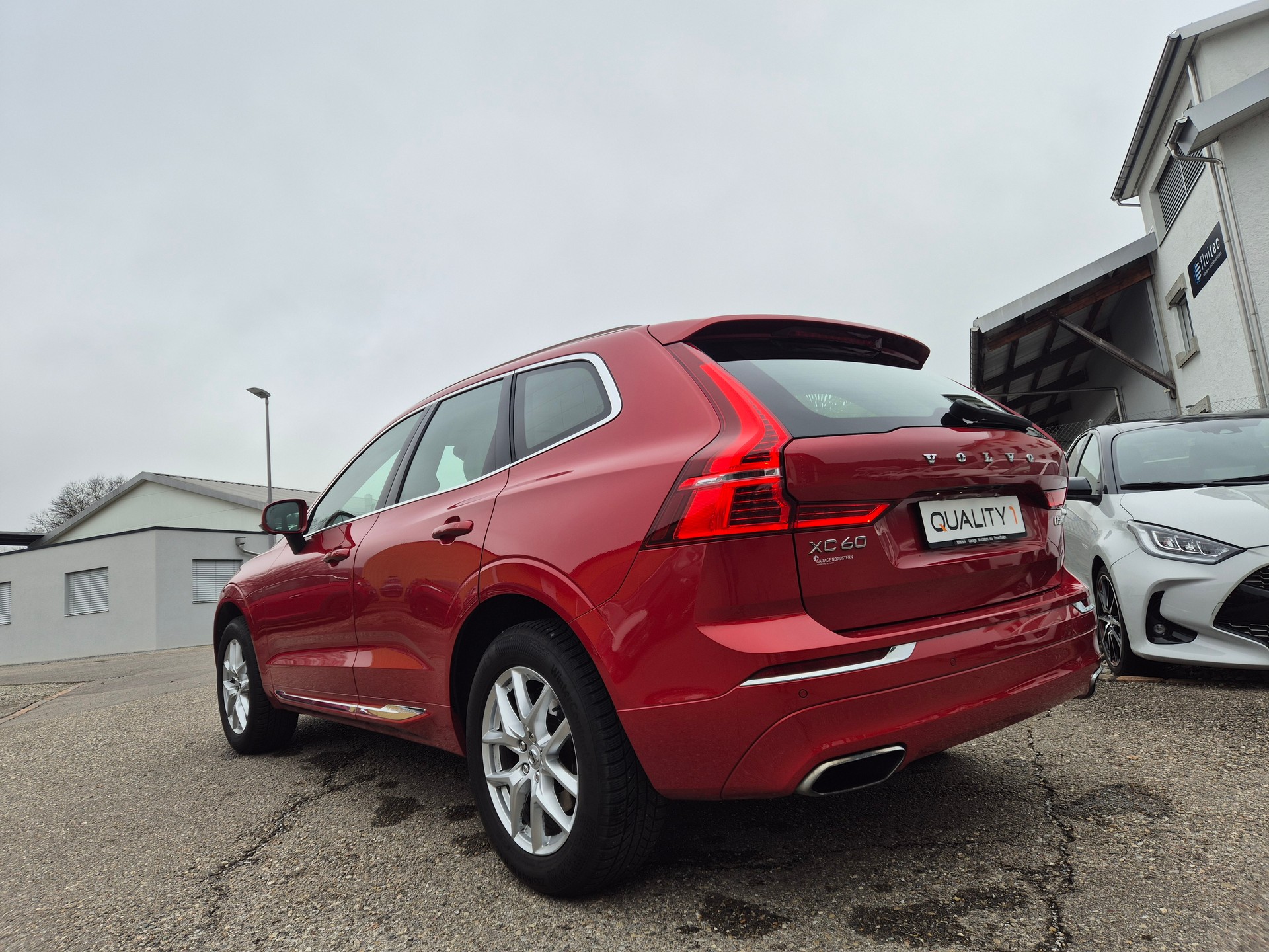 VOLVO XC60 D5 AWD Inscription Geartronic-image-11