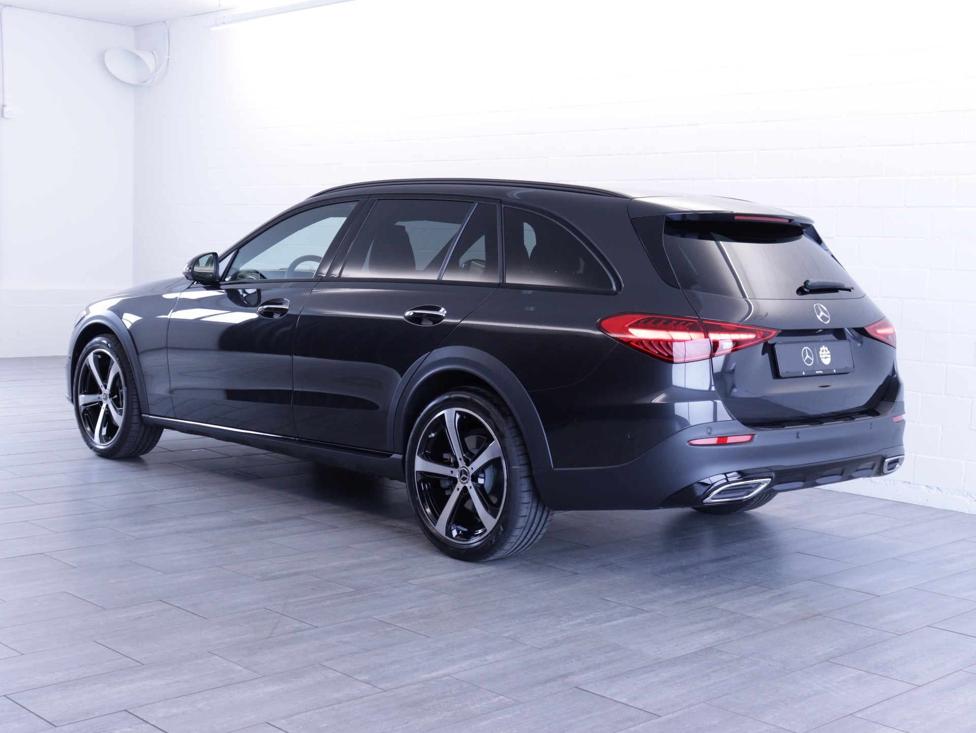 MERCEDES-BENZ C 220 d All-Terrain Avantgarde 4matic Kombi-showroom-element-3