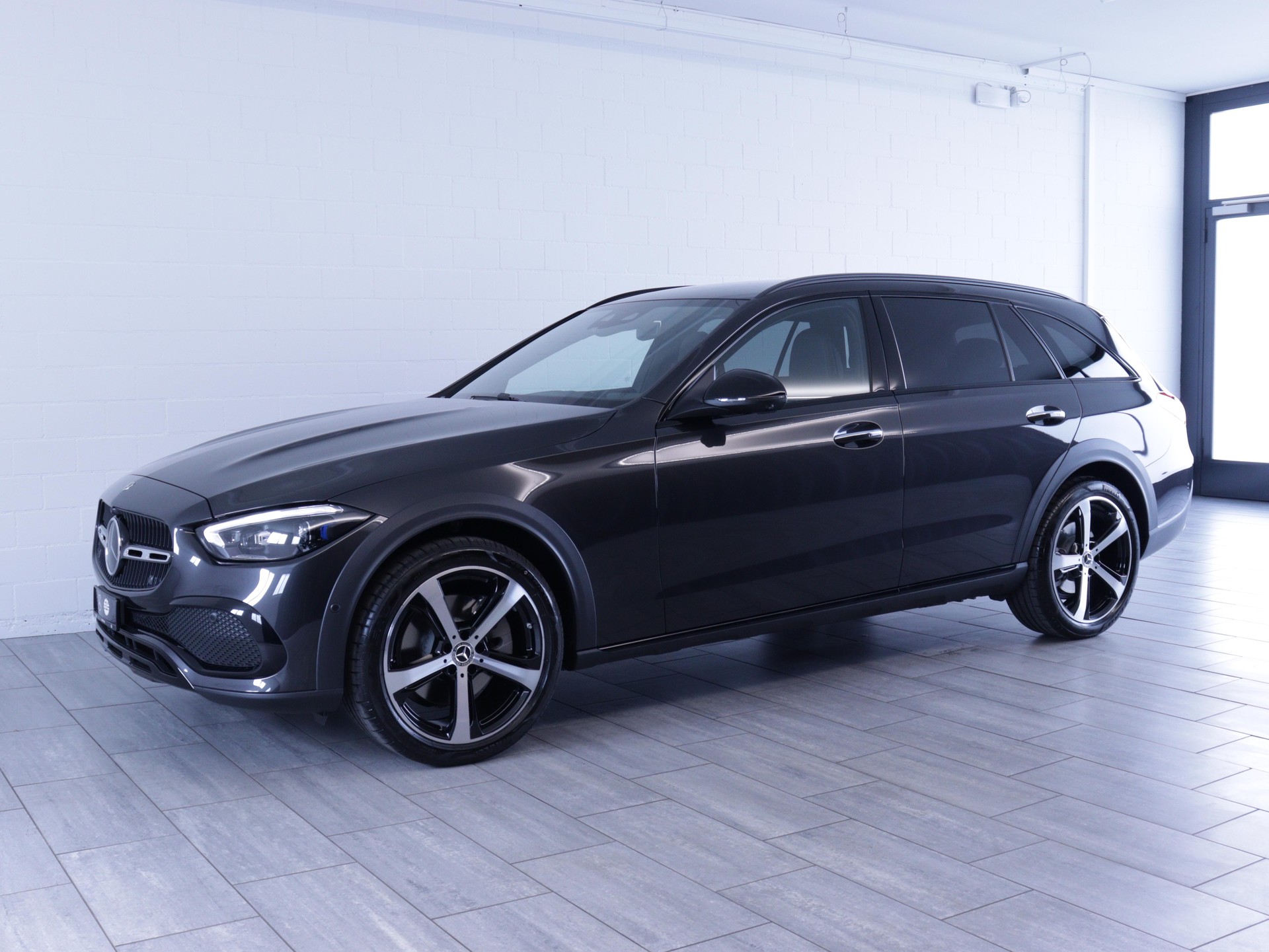 MERCEDES-BENZ C 220 d All-Terrain Avantgarde 4matic Kombi-showroom-element-1