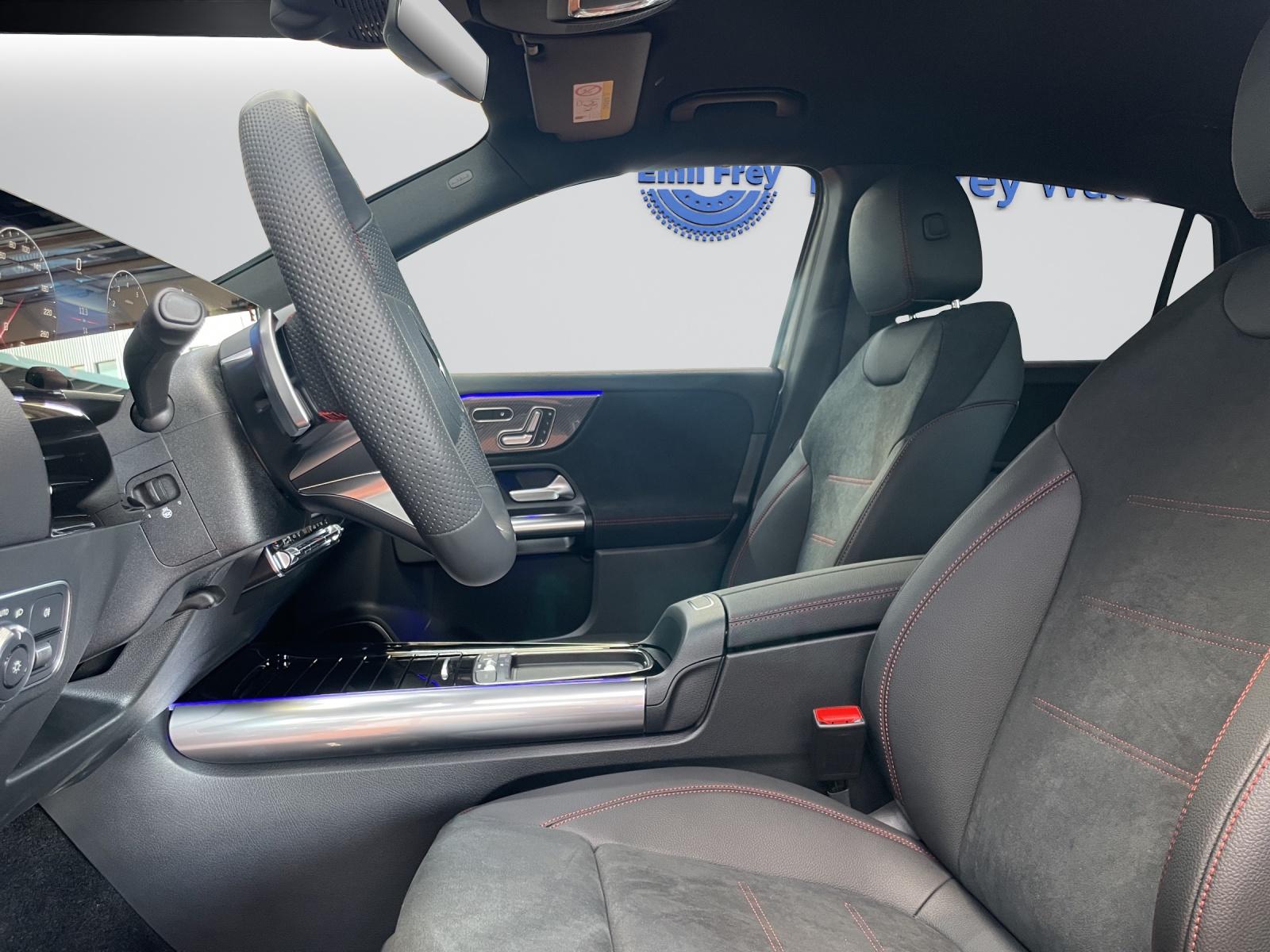 MERCEDES-BENZ GLA 200 Night Star AMG Line-showroom-element-3