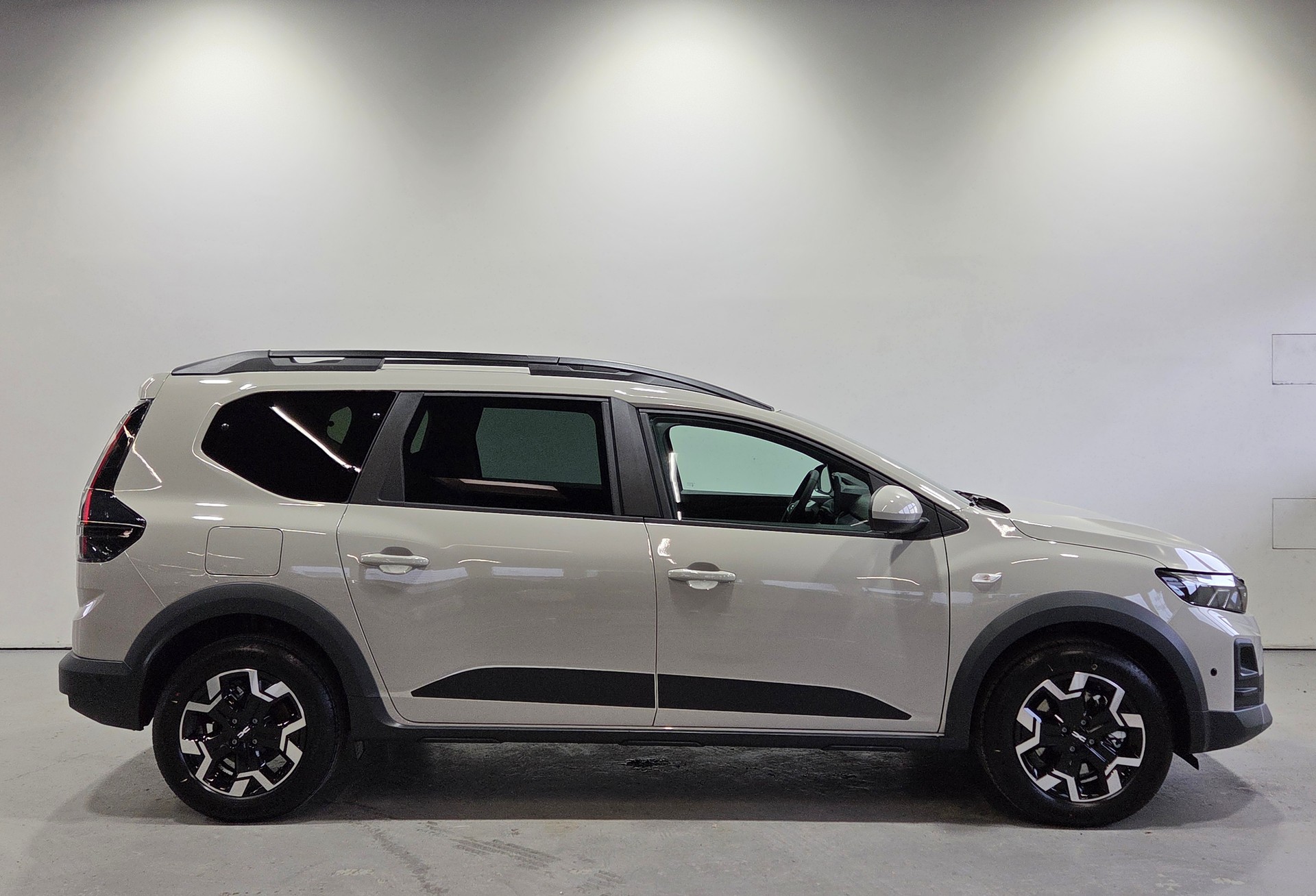 DACIA Jogger journey hybrid 155 7-Plätzer-showroom-element-1