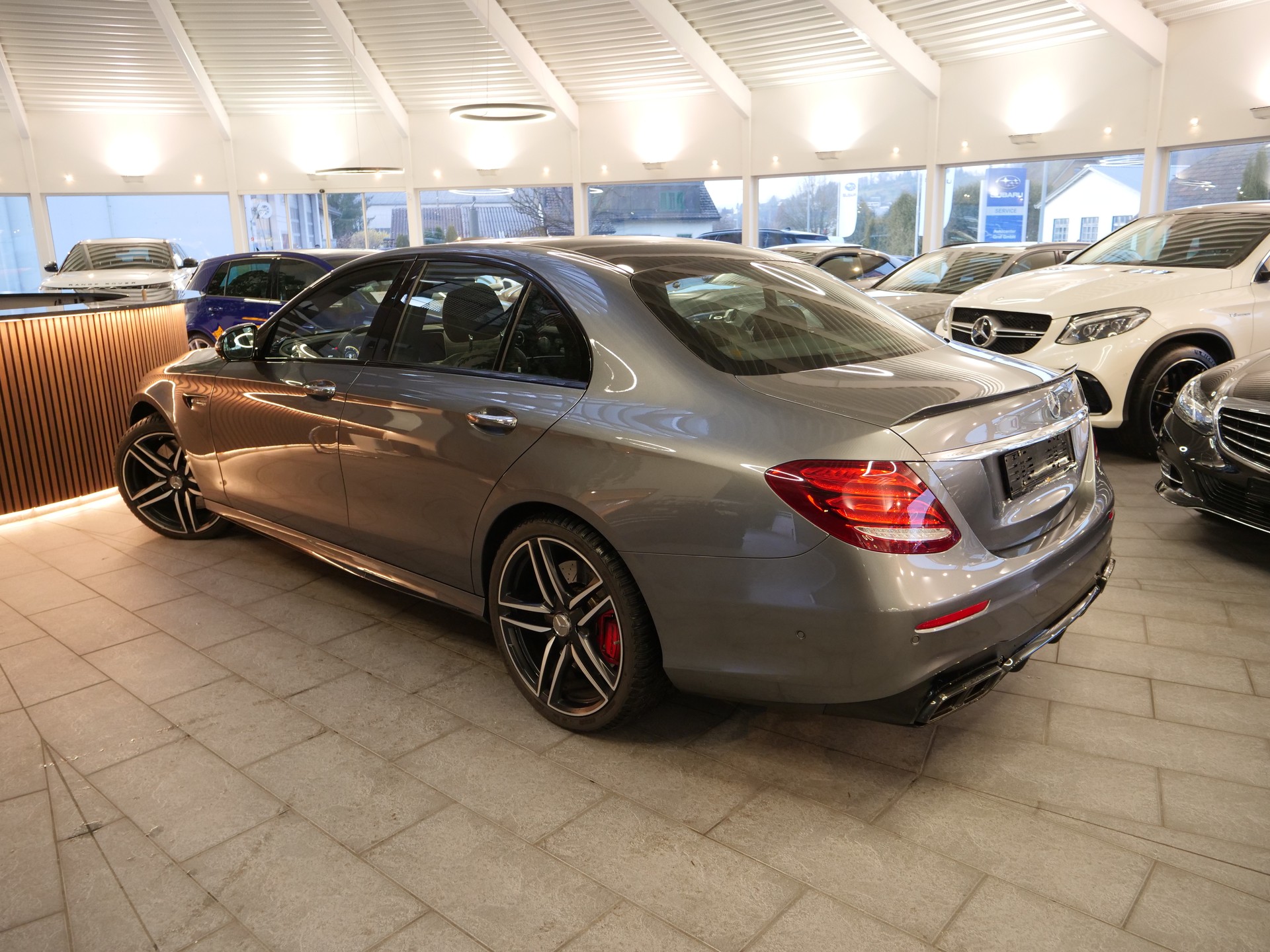 MERCEDES-BENZ E 63 AMG S 4Matic (NO OPF)-showroom-element-3