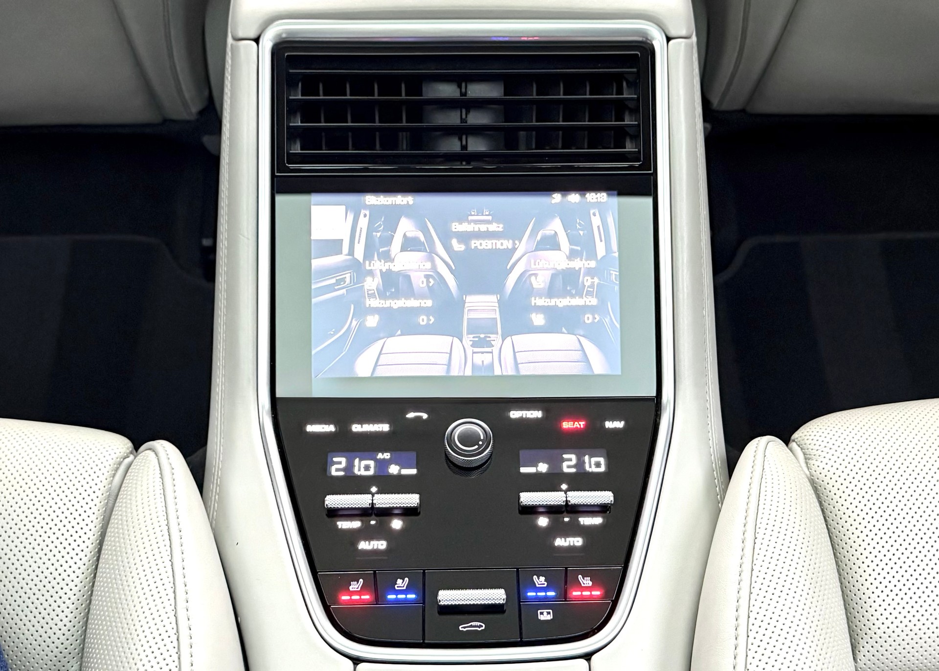 PORSCHE Panamera Turbo PDK-image-17