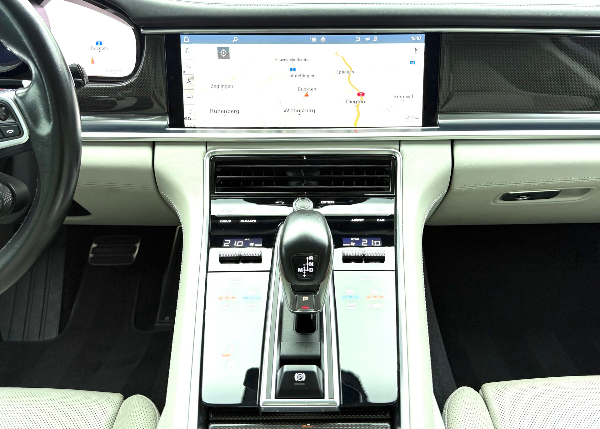 PORSCHE Panamera Turbo PDK-image-12