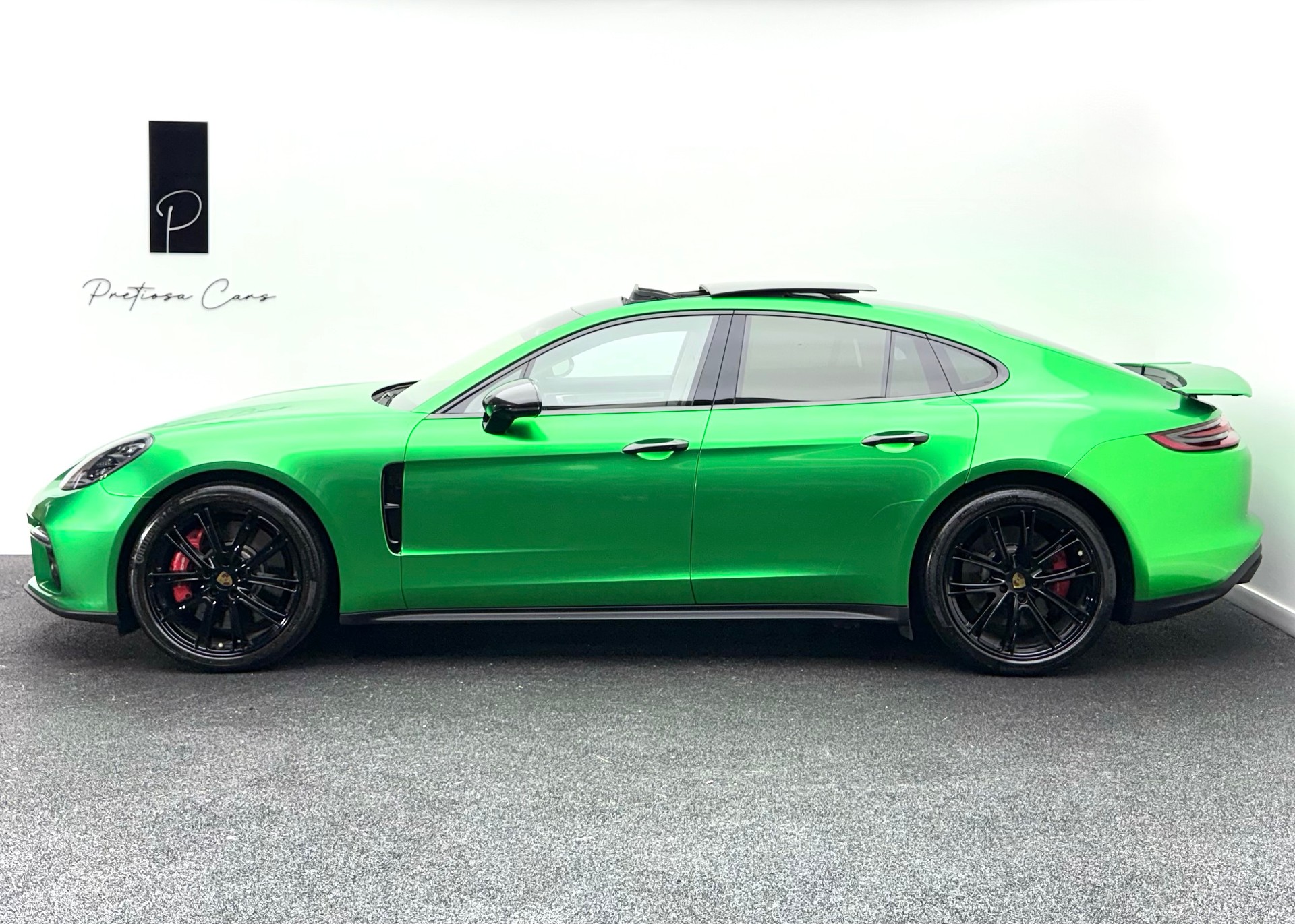 PORSCHE Panamera Turbo PDK-showroom-element-3