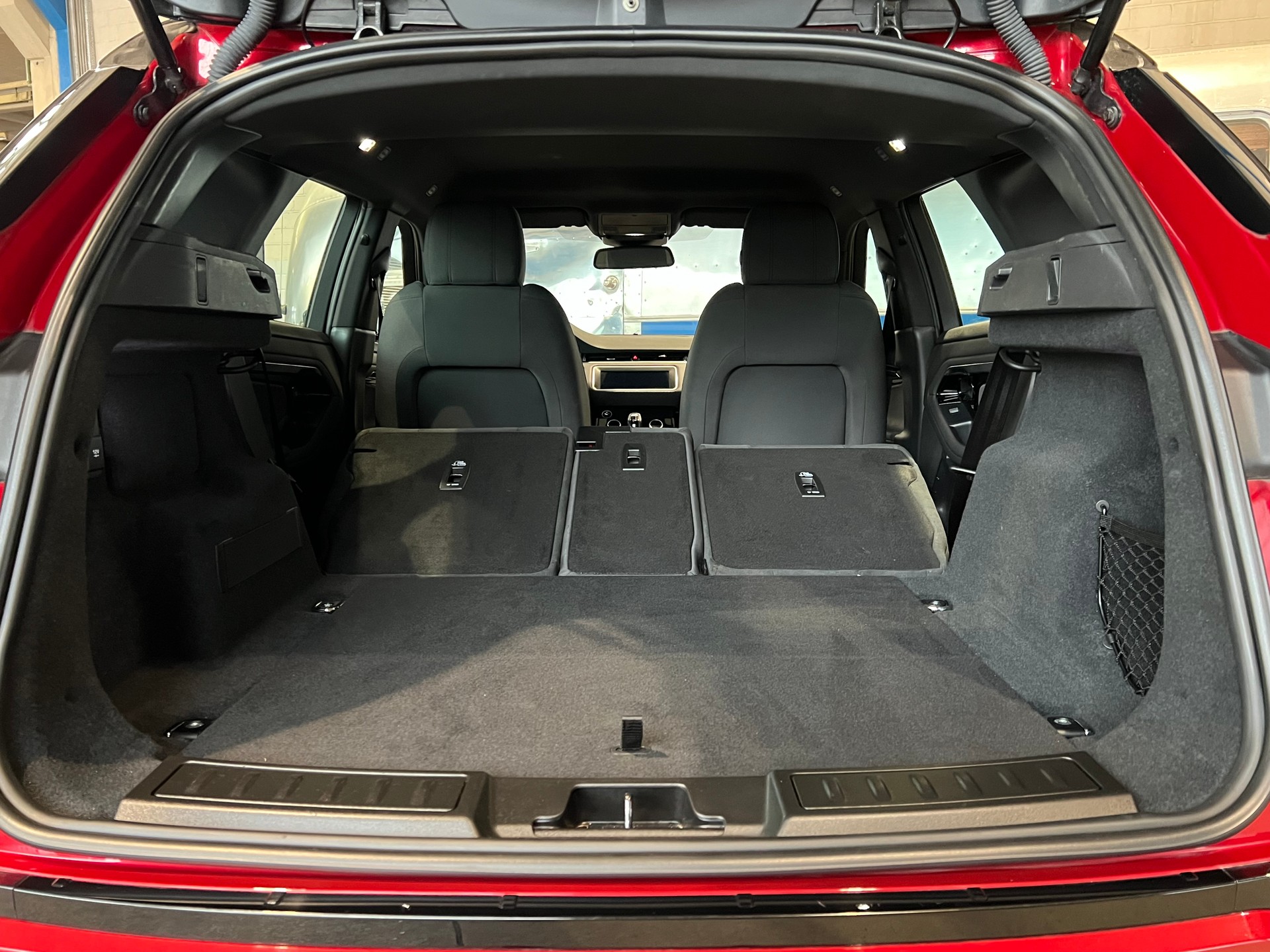 LAND ROVER Range Rover Evoque P 300 AT9-image-18