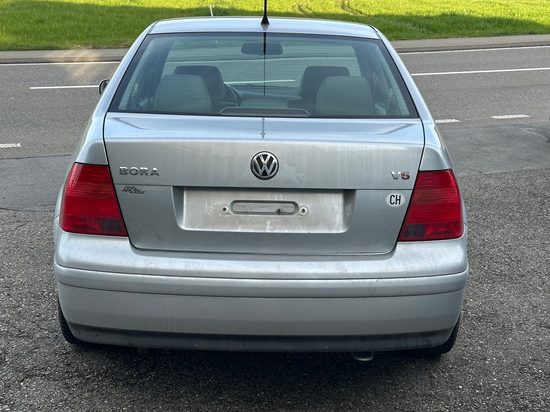 VW Bora 2.3 Highline-image-5