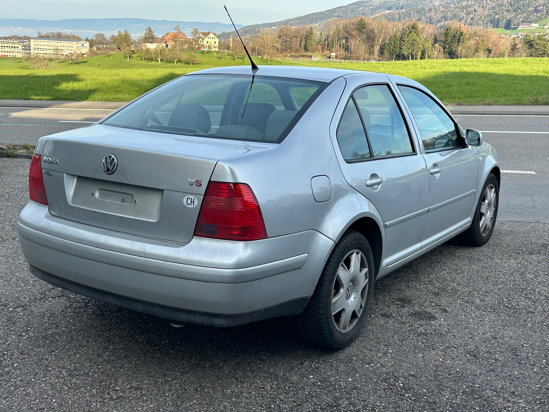 VW Bora 2.3 Highline-image-6