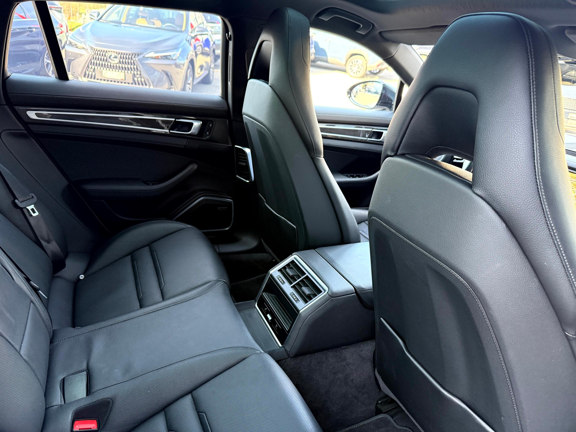 PORSCHE Panamera 4 E-Hybrid Sport Turismo pack black Platinum Edition PDK-image-7