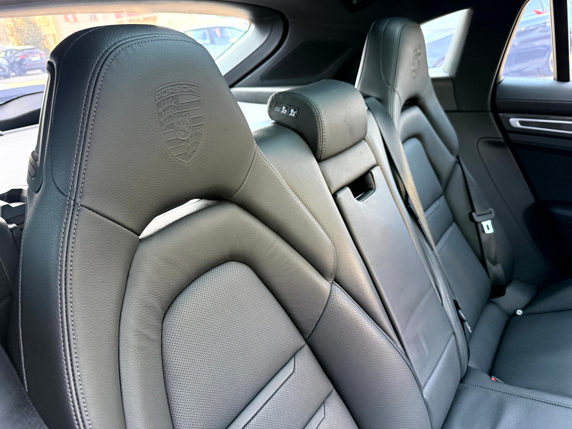 PORSCHE Panamera 4 E-Hybrid Sport Turismo pack black Platinum Edition PDK-image-10