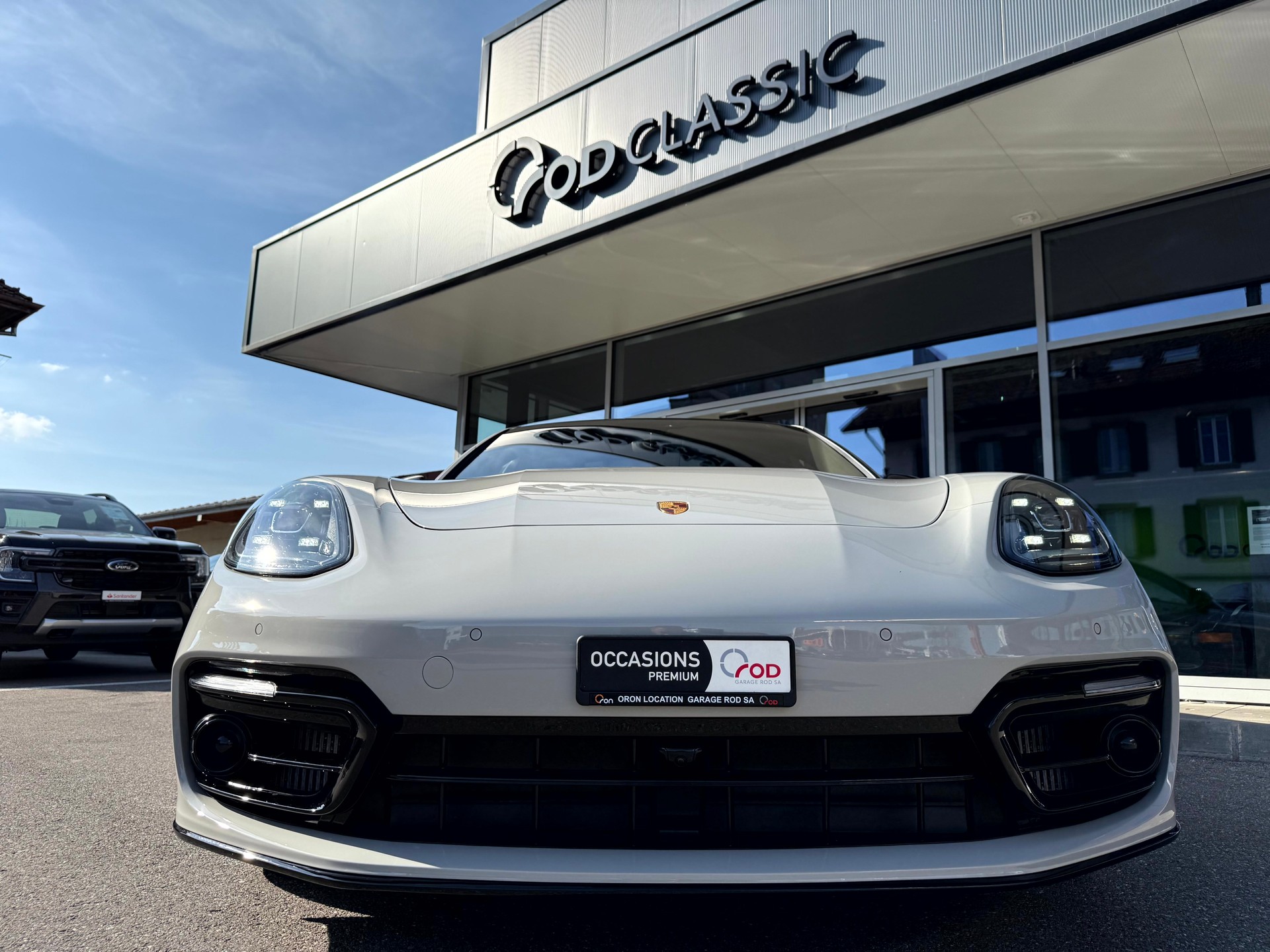 PORSCHE Panamera 4 E-Hybrid Sport Turismo pack black Platinum Edition PDK-showroom-element-1