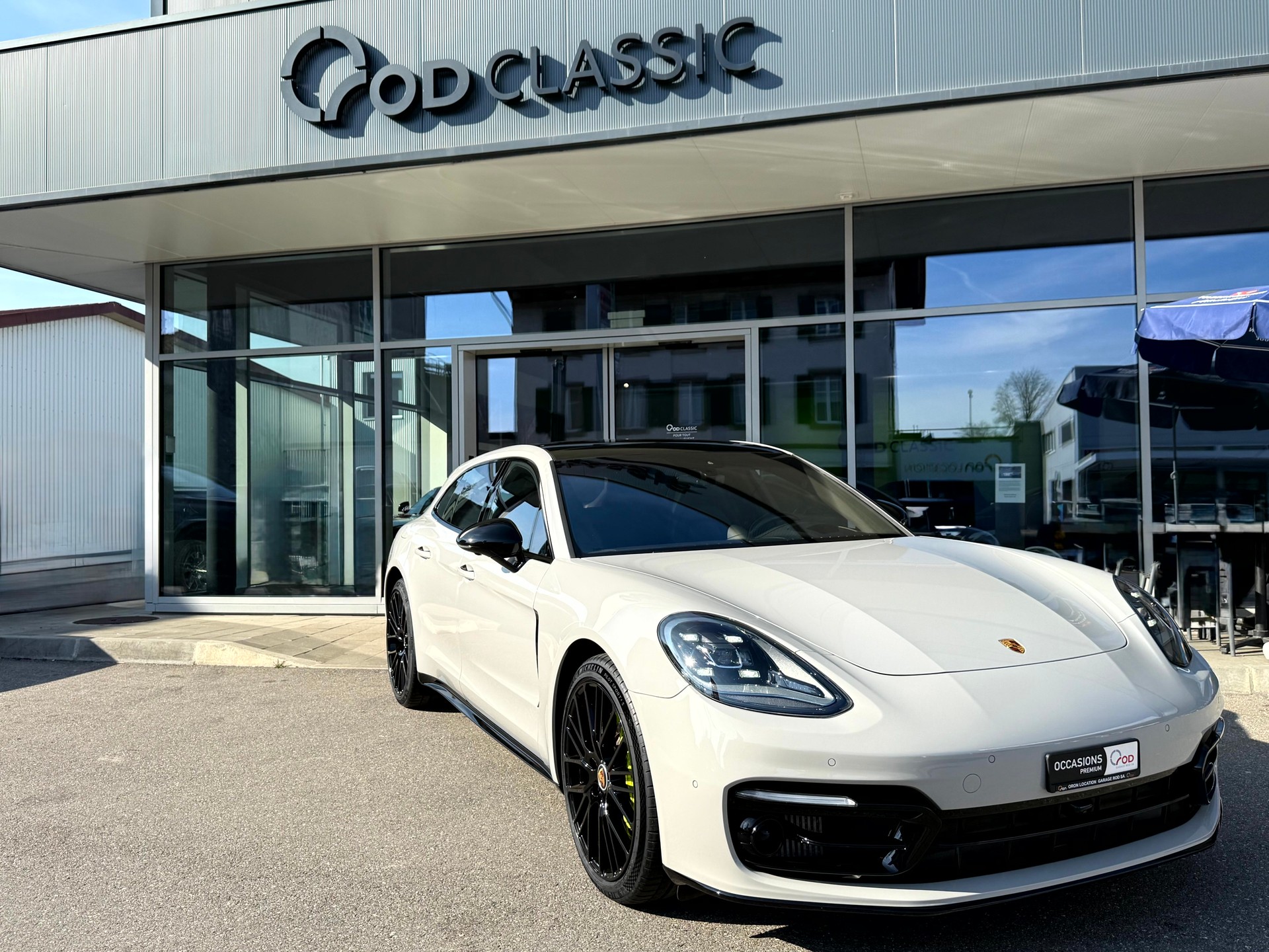 PORSCHE Panamera 4 E-Hybrid Sport Turismo pack black Platinum Edition PDK-image-31
