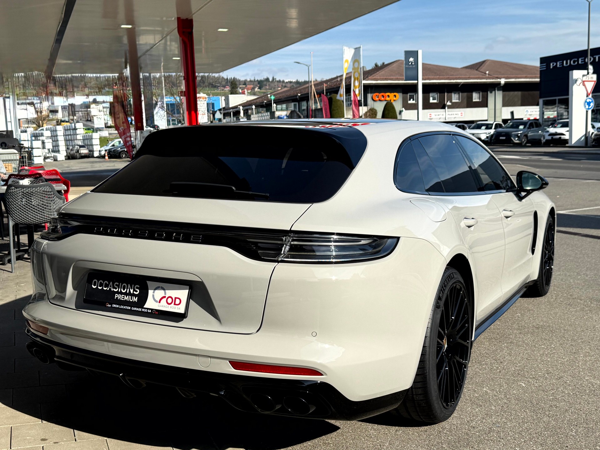 PORSCHE Panamera 4 E-Hybrid Sport Turismo pack black Platinum Edition PDK-image-5