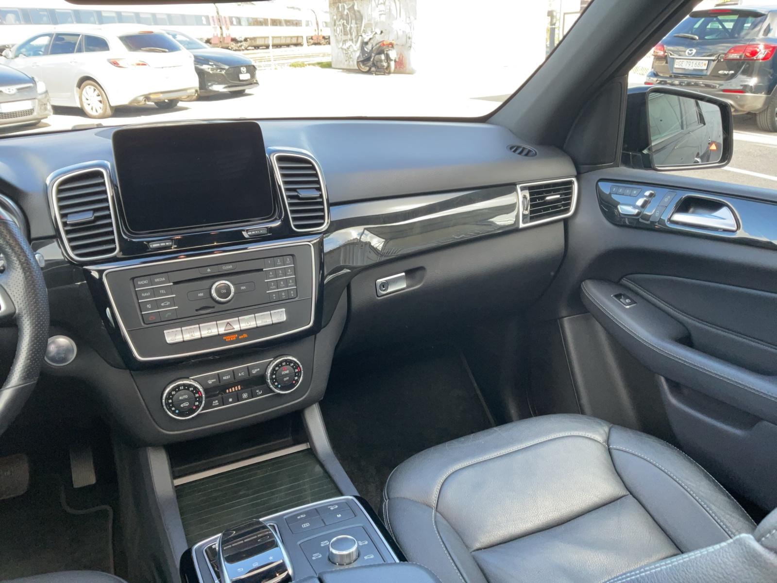 MERCEDES-BENZ GLE 250 d Executive 4M-image-13