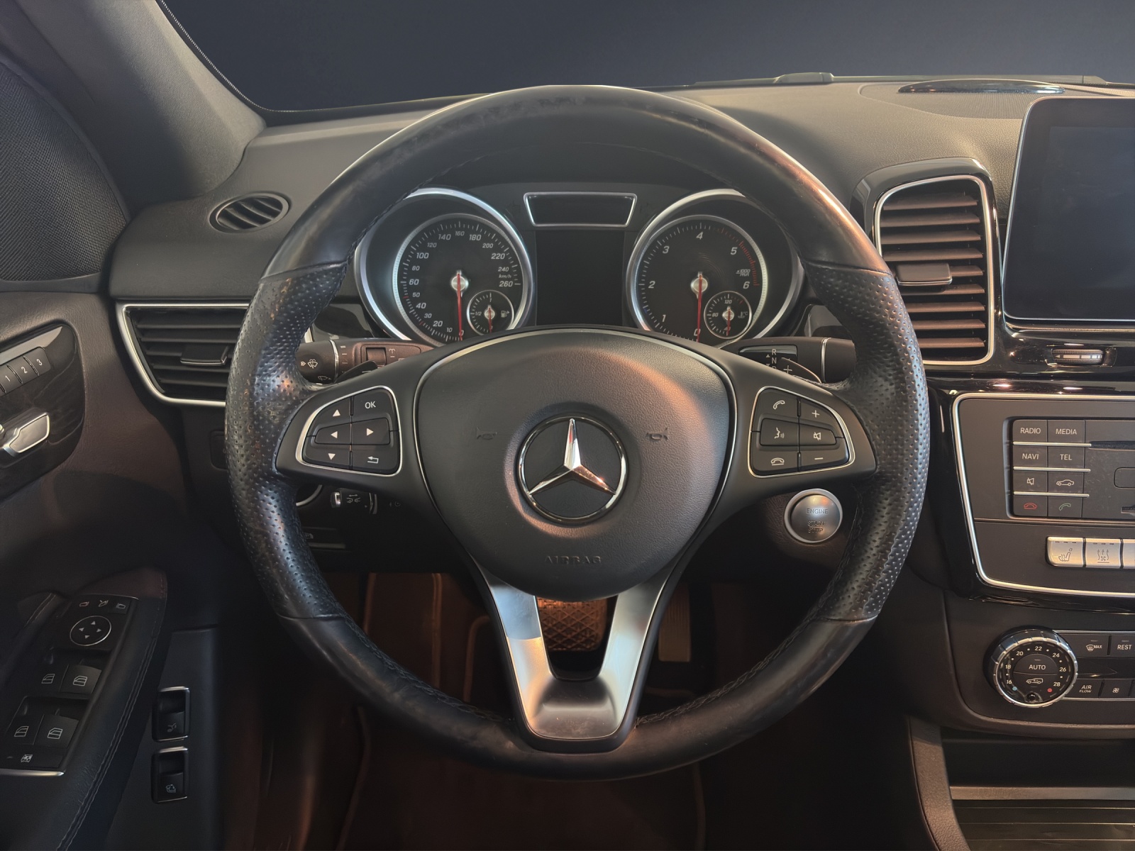 MERCEDES-BENZ GLE 250 d Executive 4M-image-12