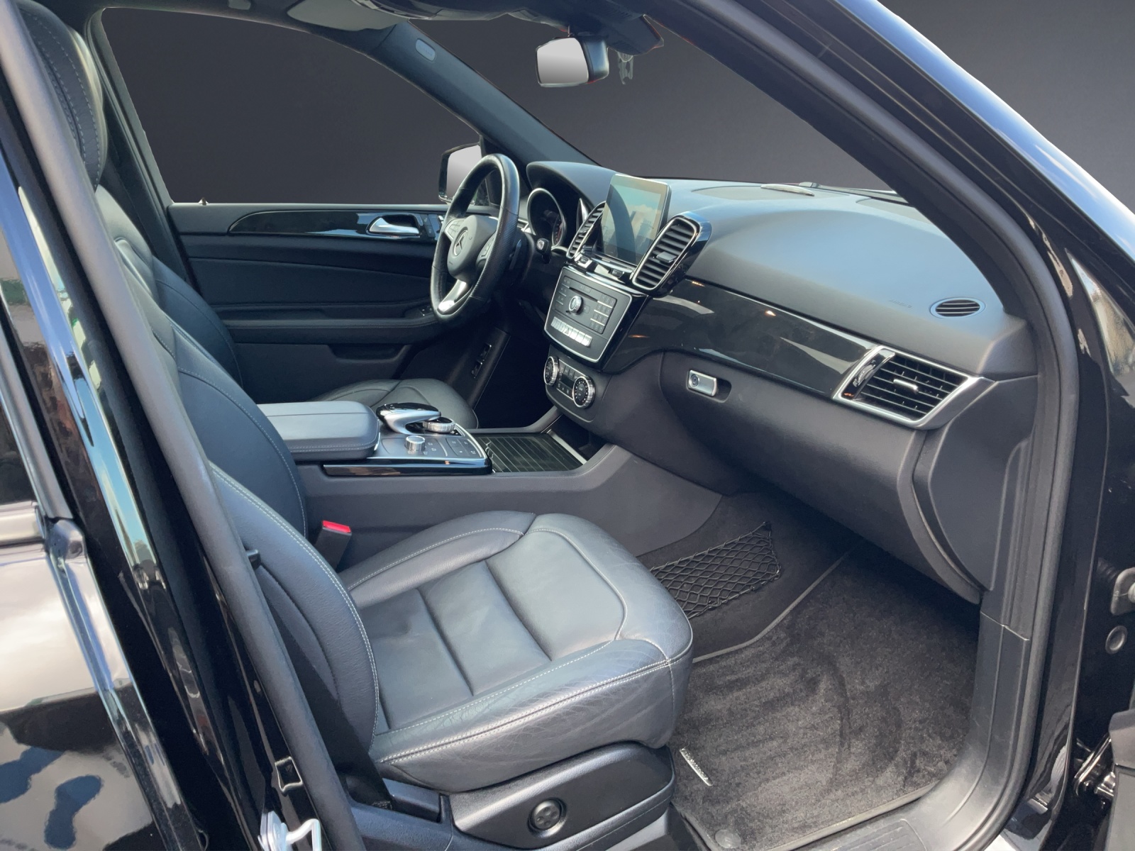 MERCEDES-BENZ GLE 250 d Executive 4M-image-9