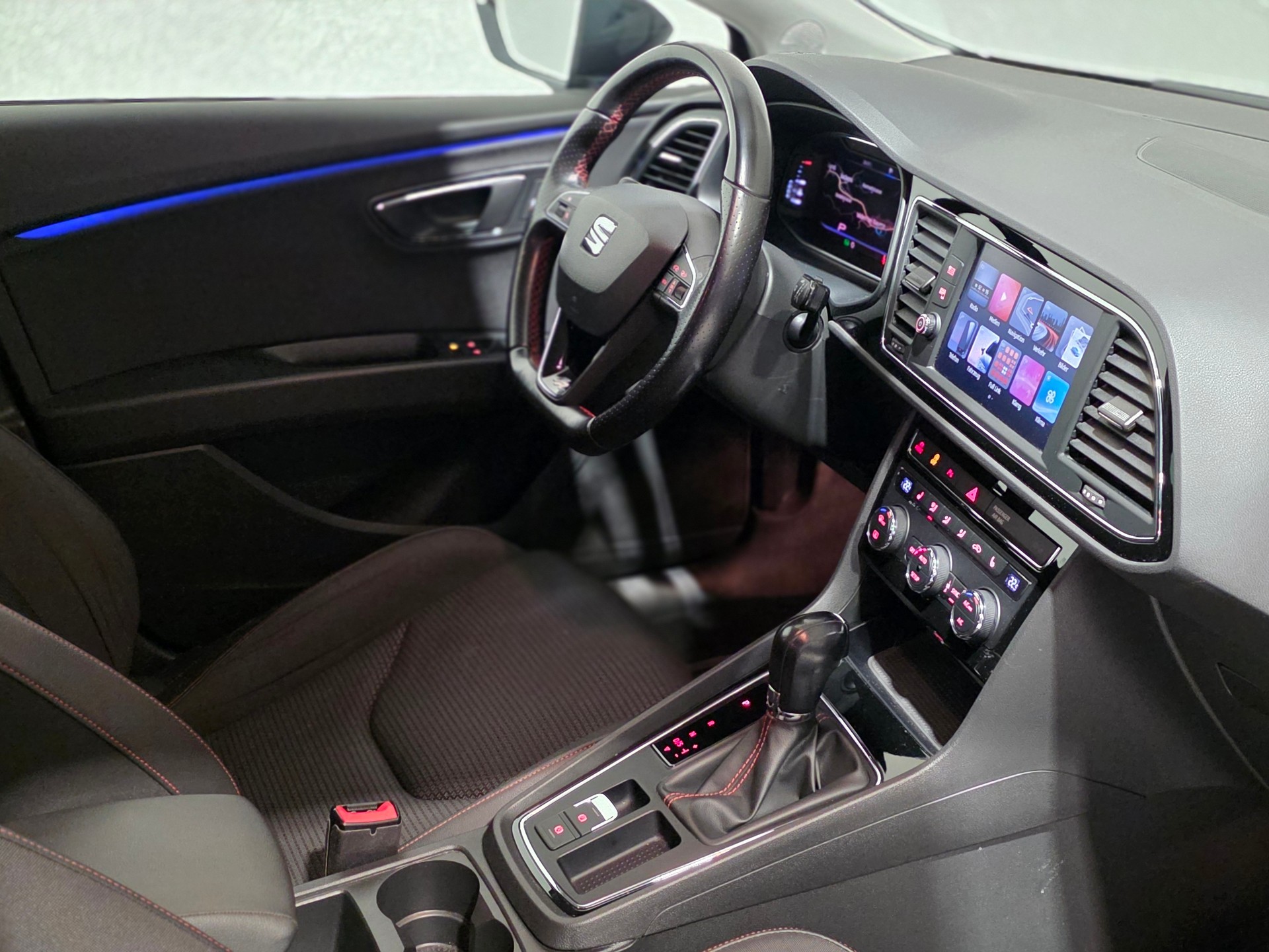 SEAT Leon ST 2.0 TSI SWISS FR DSG-image-14