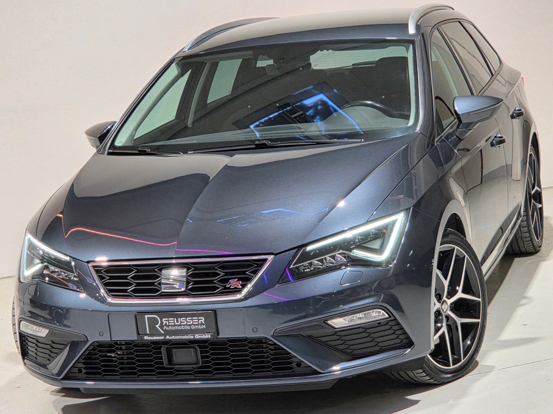 SEAT Leon ST 2.0 TSI SWISS FR DSG