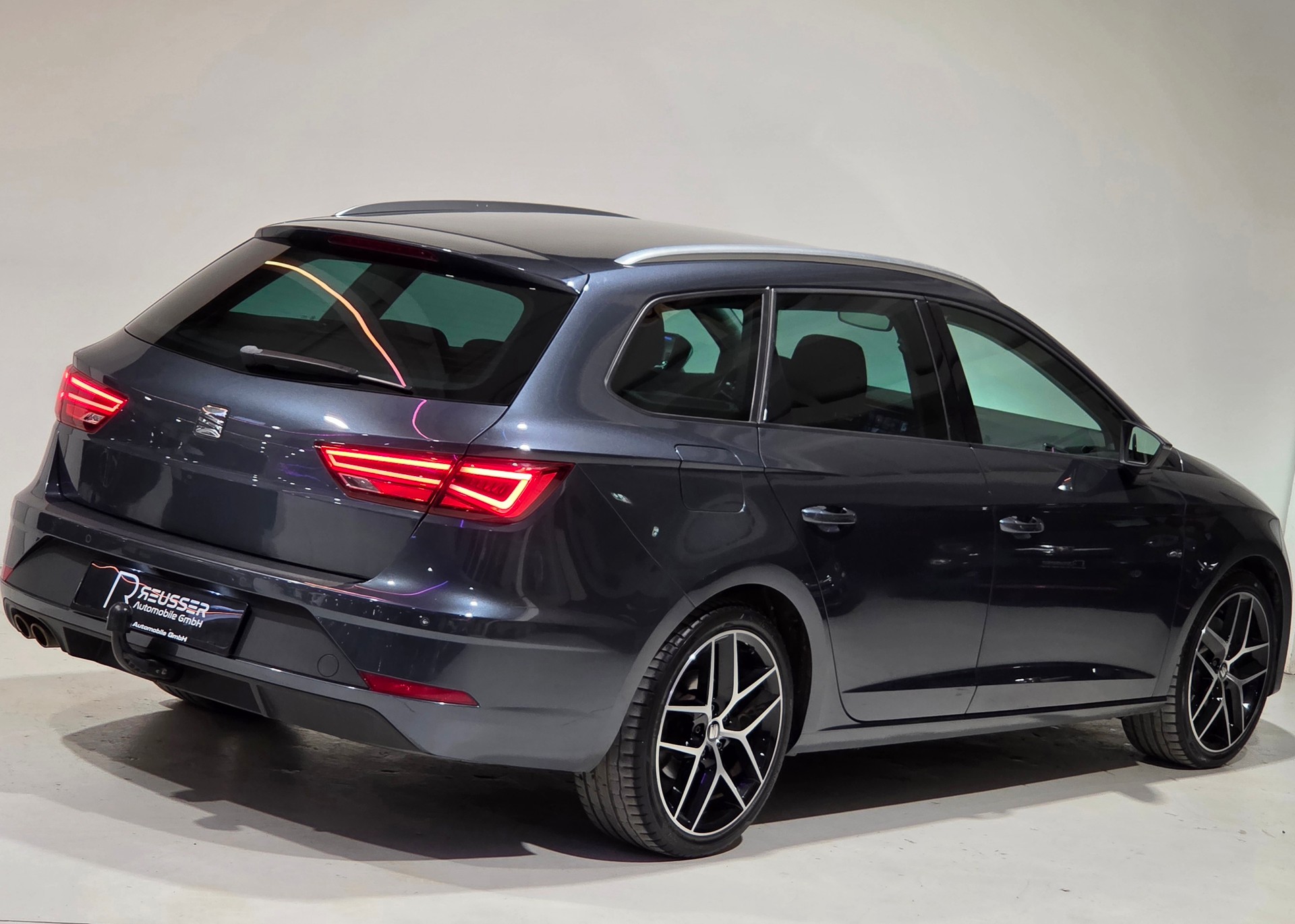 SEAT Leon ST 2.0 TSI SWISS FR DSG-image-21