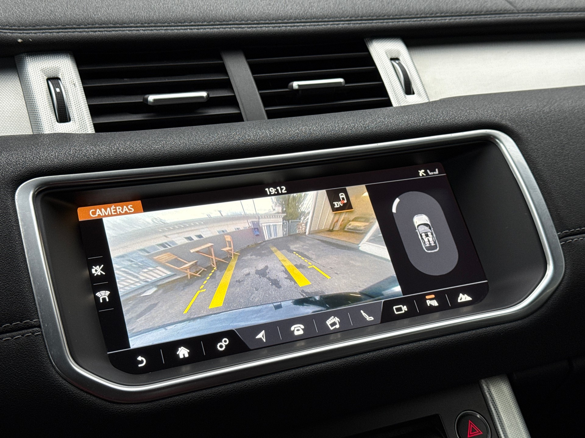 LAND ROVER Range Rover Evoque Convert. 2.0Si4 HSE Dynamic AT9-image-15
