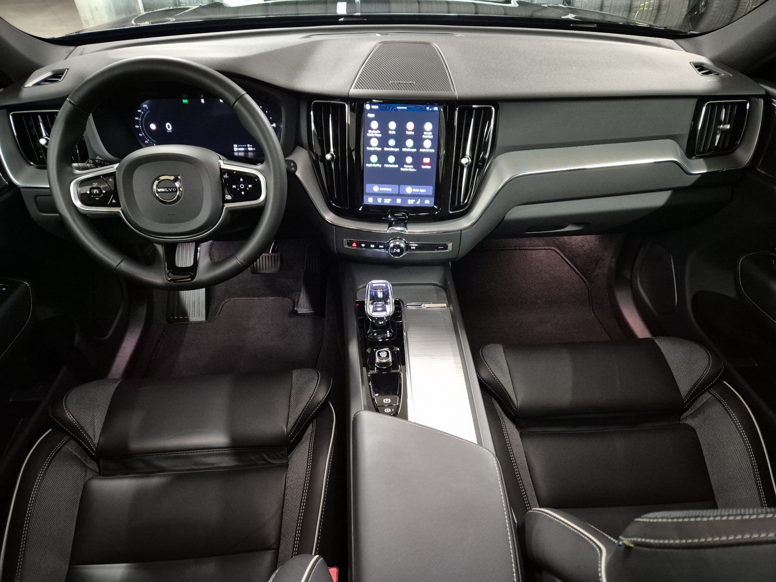 VOLVO XC60 2.0 T8 TE Plus Dark eAWD-image-10