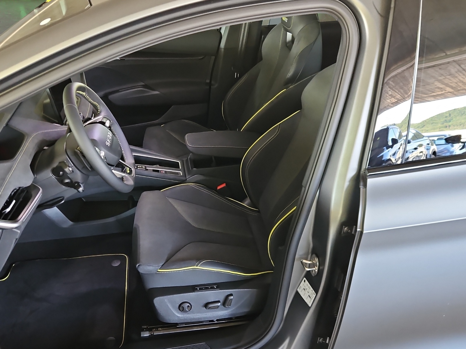 SKODA Elroq RS Matt Edition 4x4-image-8