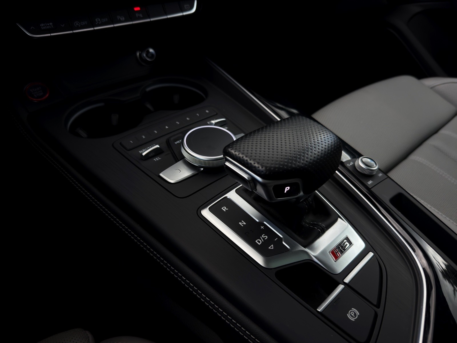 AUDI RS4 Avant 2.9 TFSI quattro tiptronic-image-19