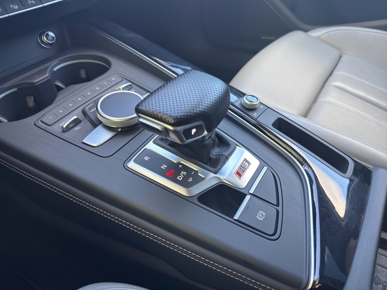 AUDI RS4 Avant 2.9 TFSI quattro tiptronic-image-19