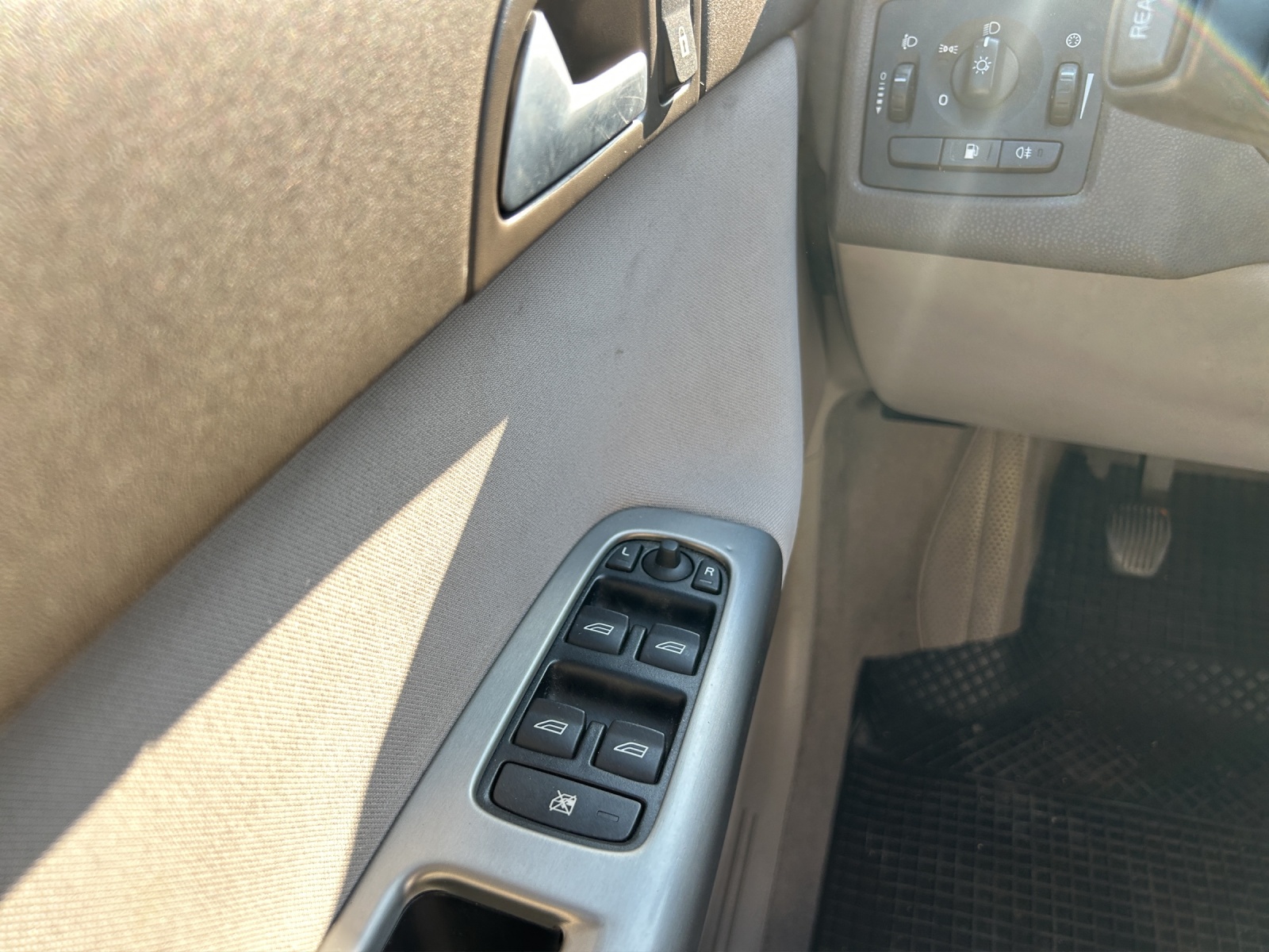 VOLVO V50 2.0 Summum-image-13
