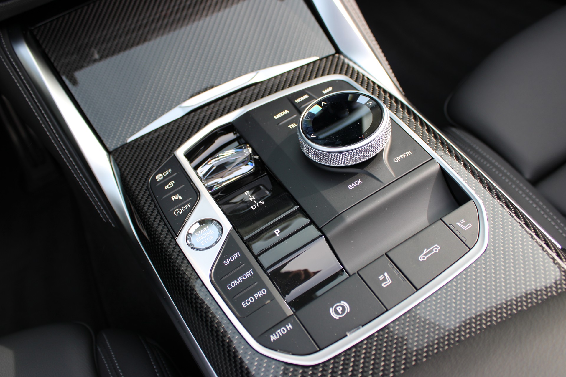 BMW M440i xDrive 48V Cabrio-image-17