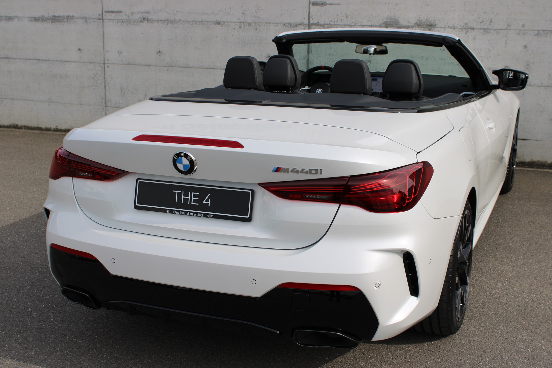 BMW M440i xDrive 48V Cabrio-image-7