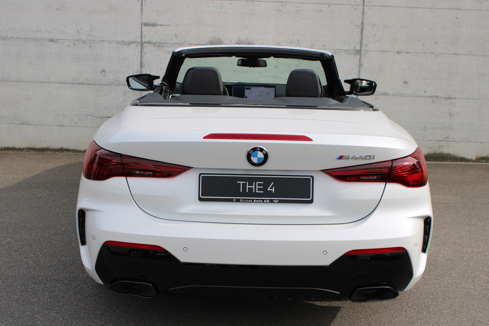 BMW M440i xDrive 48V Cabrio-image-5