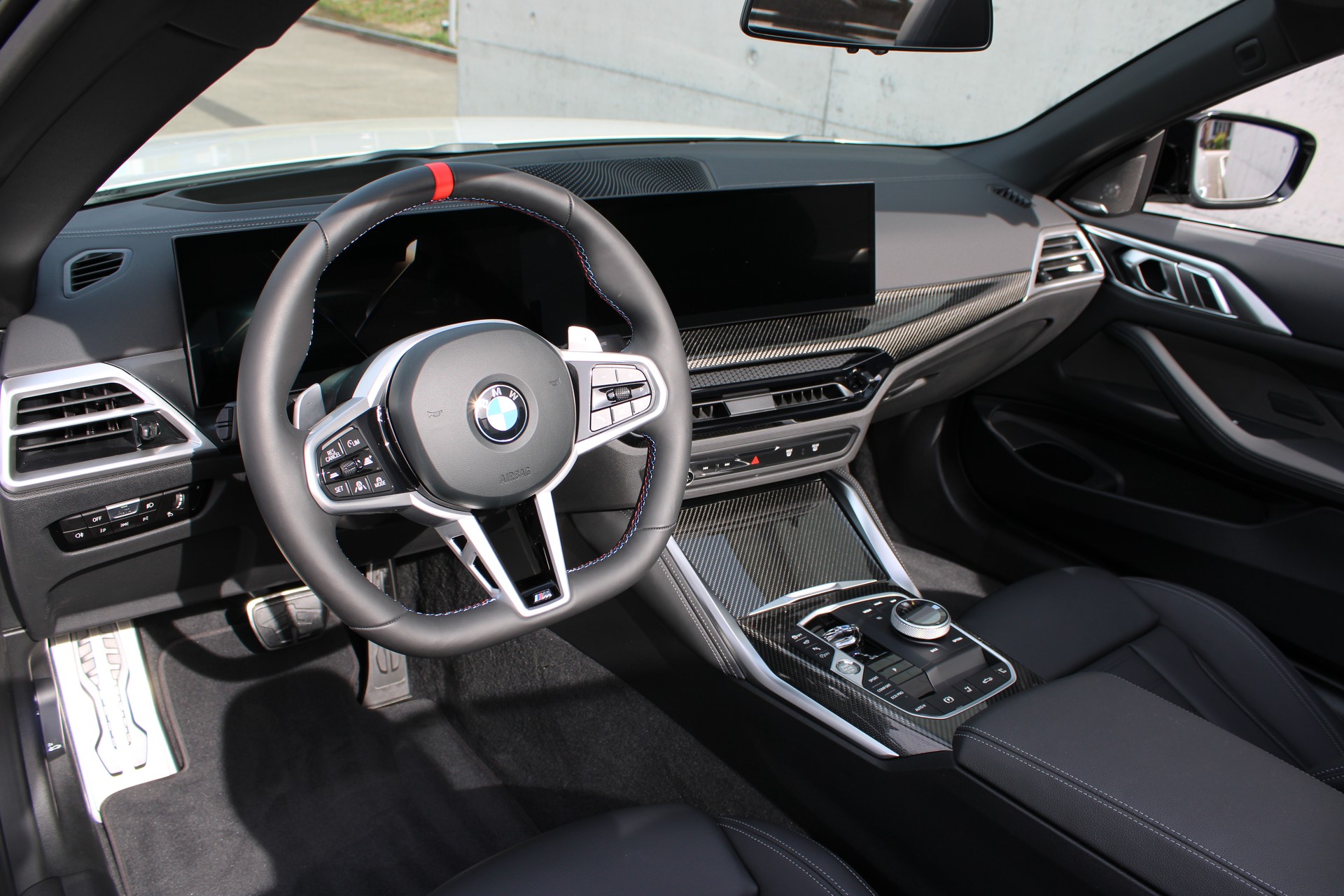BMW M440i xDrive 48V Cabrio-image-11