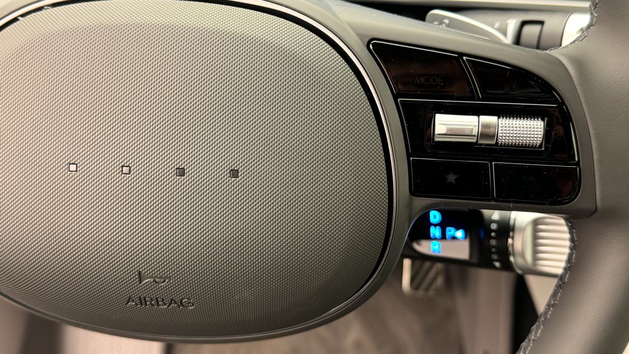 HYUNDAI Ioniq 6 77kWh Limited-image-9