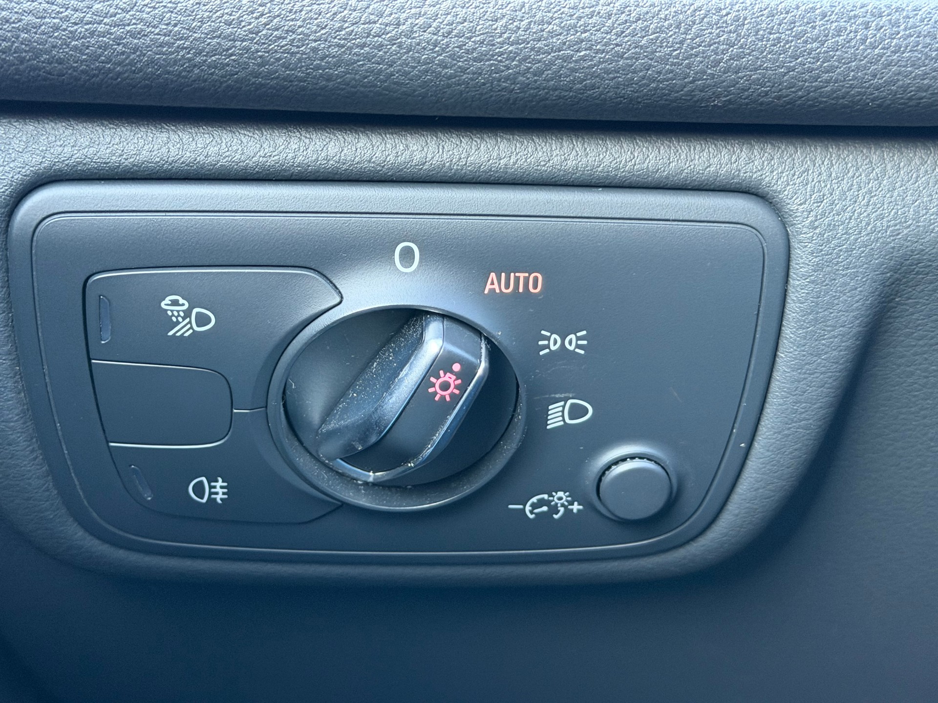 AUDI A6 allroad 3.0 BiTDI V6 quattro tiptronic-image-17