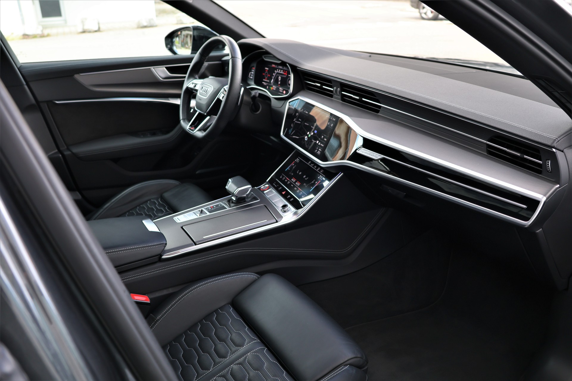 AUDI RS6 Avant 4.0 TFSI V8 quattro (CH)-image-21