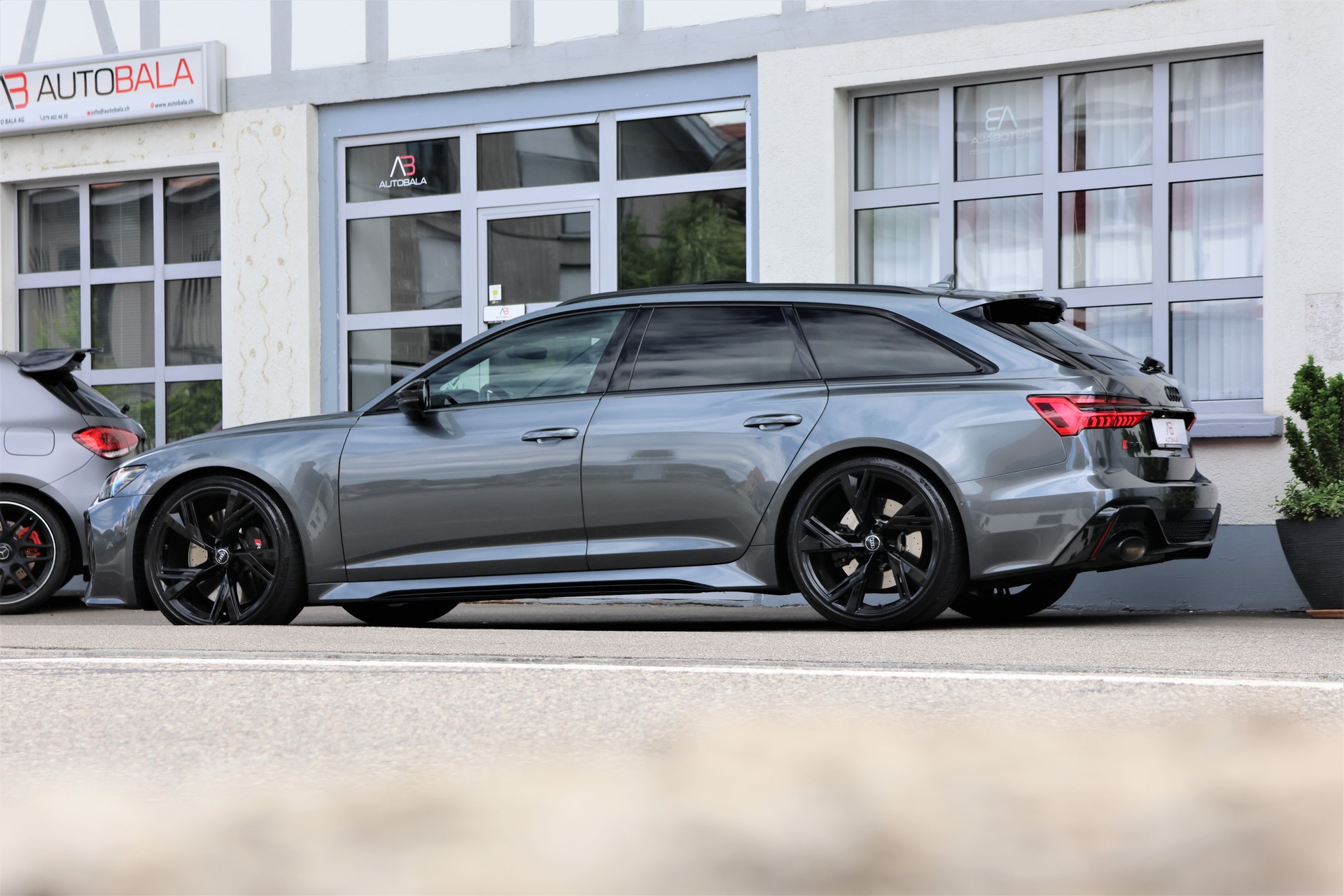 AUDI RS6 Avant 4.0 TFSI V8 quattro (CH)-showroom-element-3