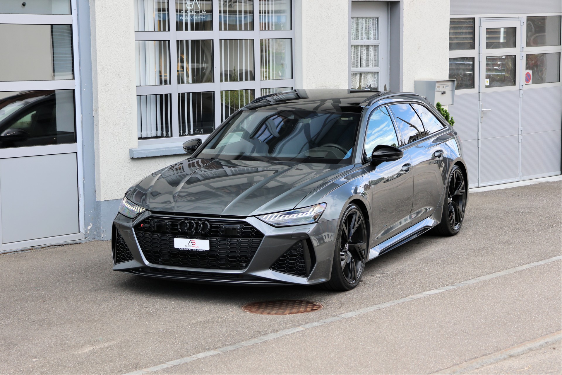 AUDI RS6 Avant 4.0 TFSI V8 quattro (CH)