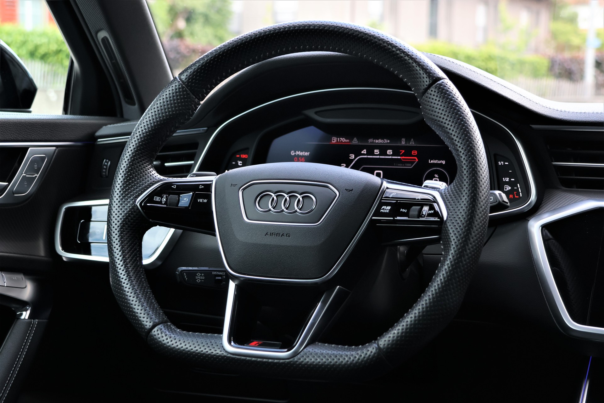 AUDI RS6 Avant 4.0 TFSI V8 quattro (CH)-image-17