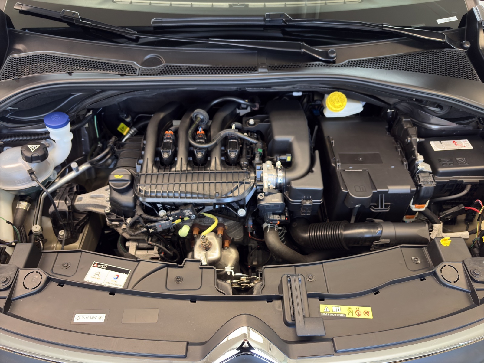 CITROEN C3 1.2i PureTech Feel-image-17