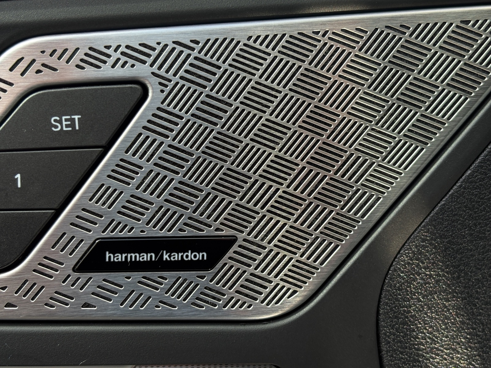 BMW 230e xDrive paddles Active Tourer-image-16