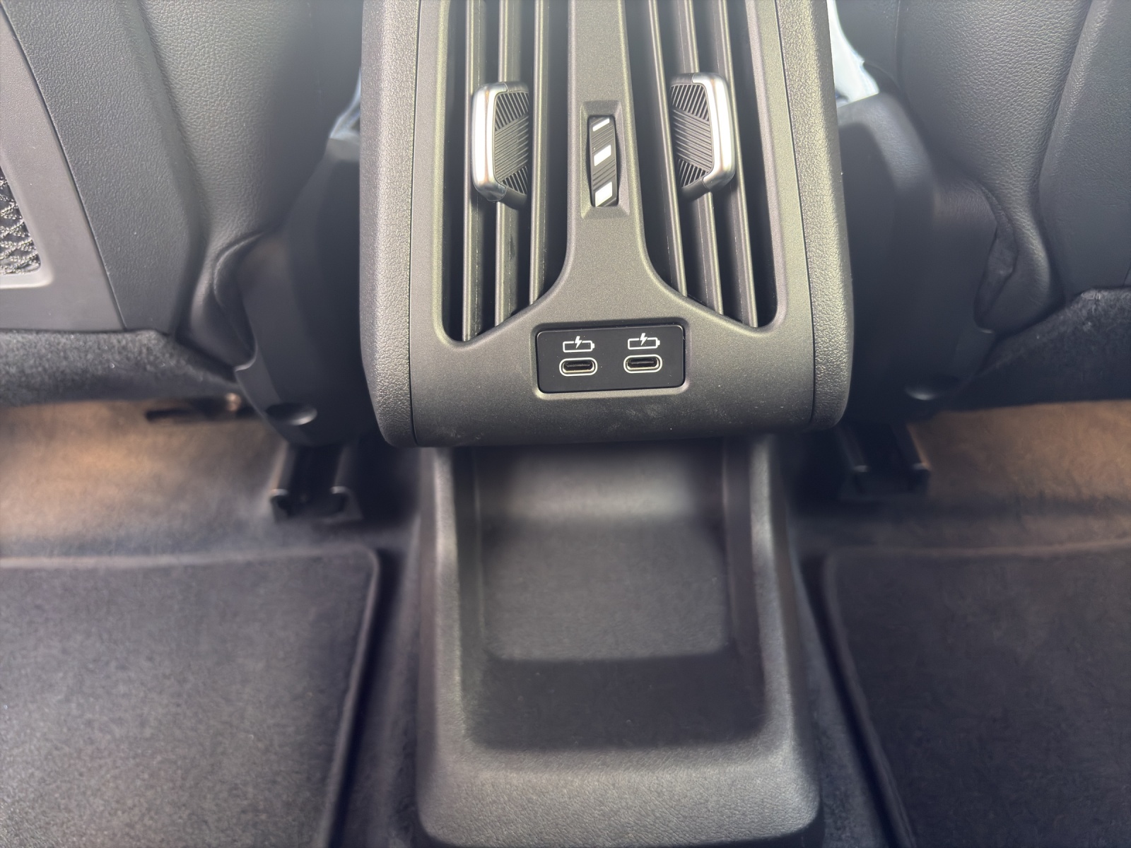BMW 230e xDrive paddles Active Tourer-image-14