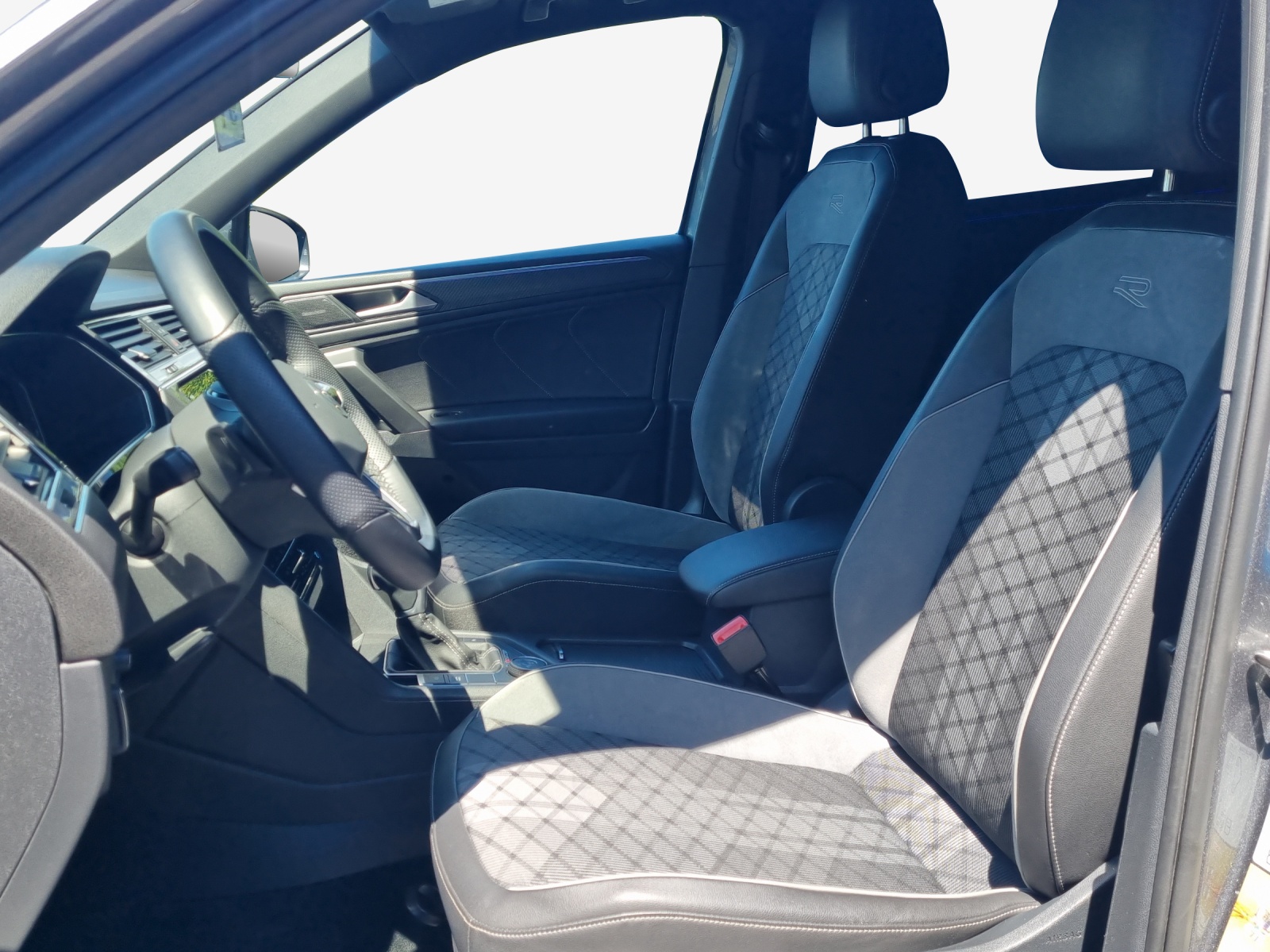 VW Tiguan Allspace 2.0TSI R-Line 4Motion DSG-image-7