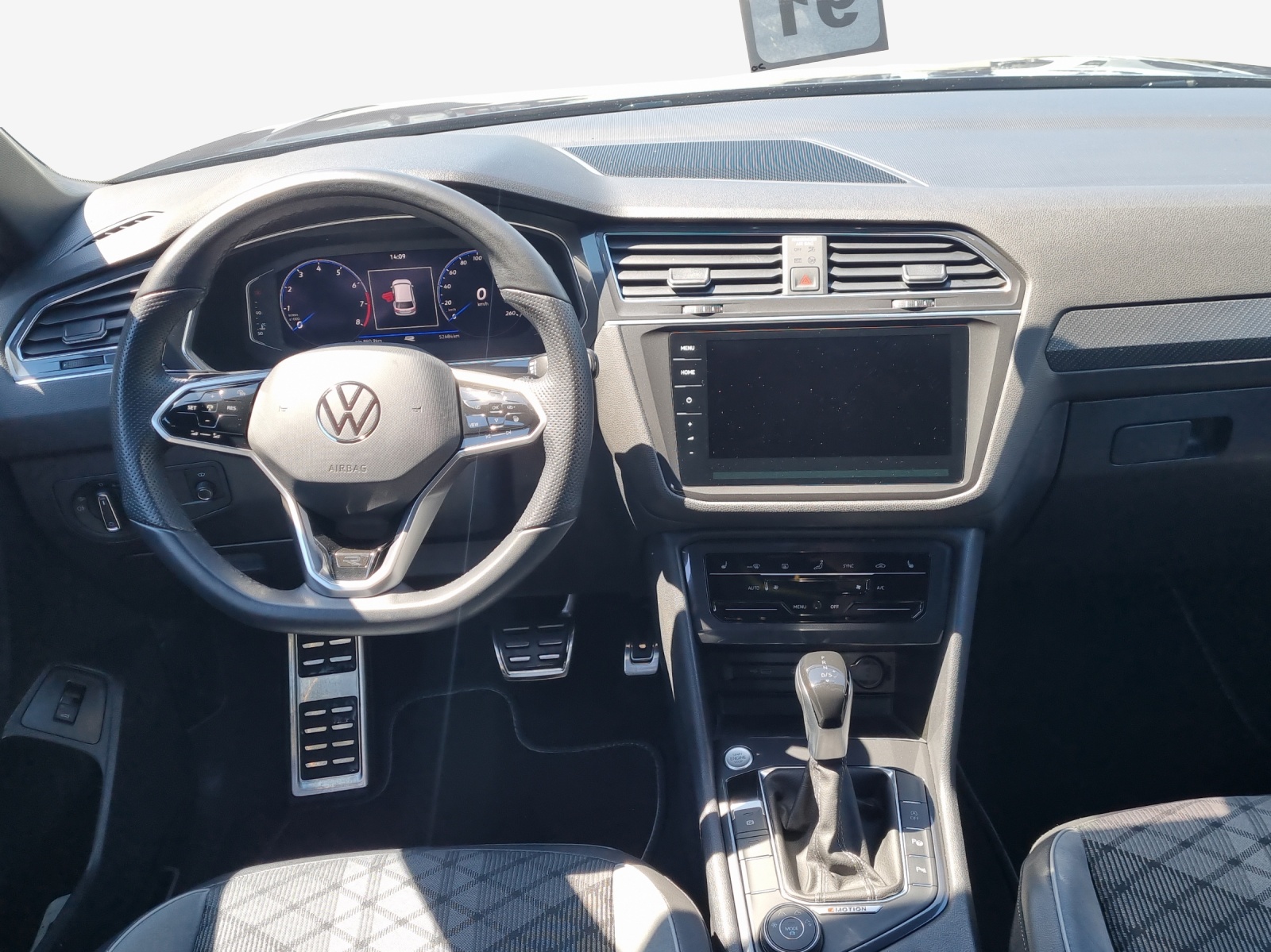 VW Tiguan Allspace 2.0TSI R-Line 4Motion DSG-image-8